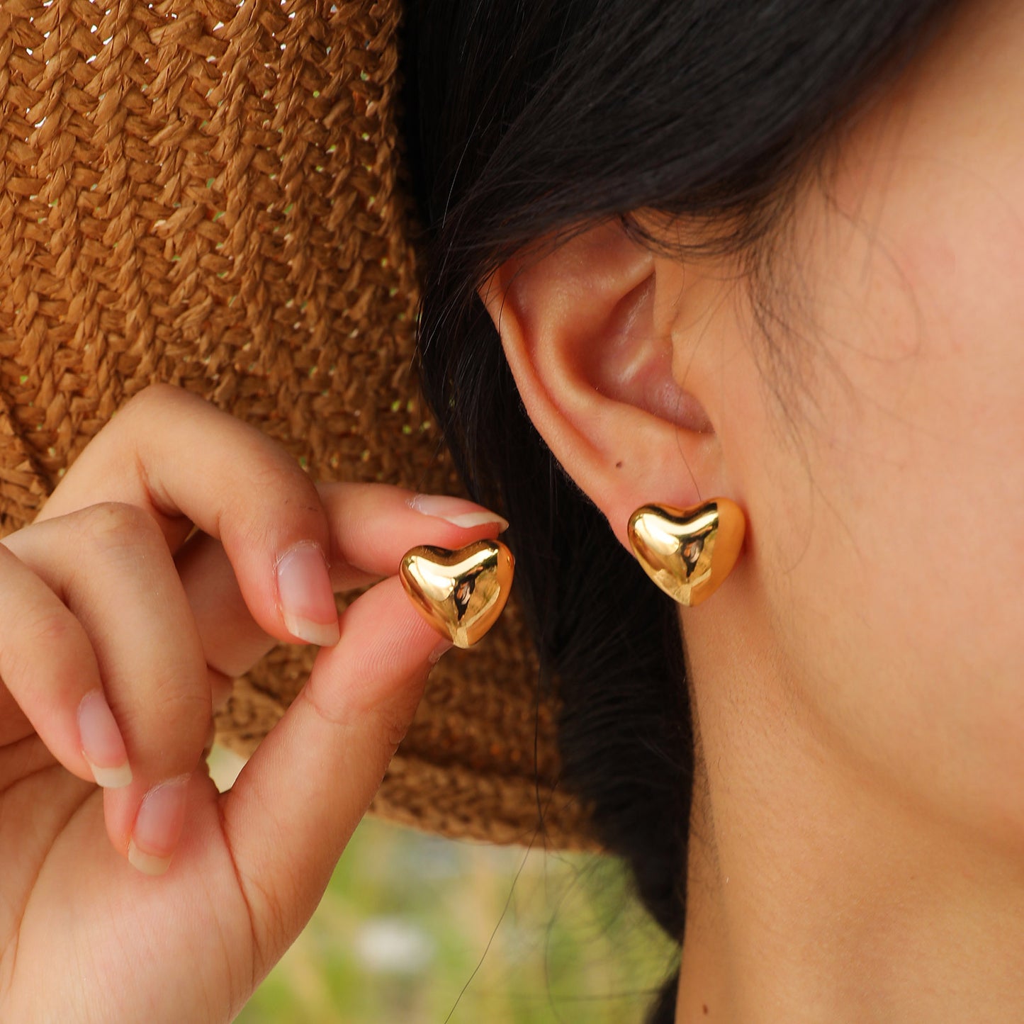 Heart stud earrings, 18K gold-plated waterproof